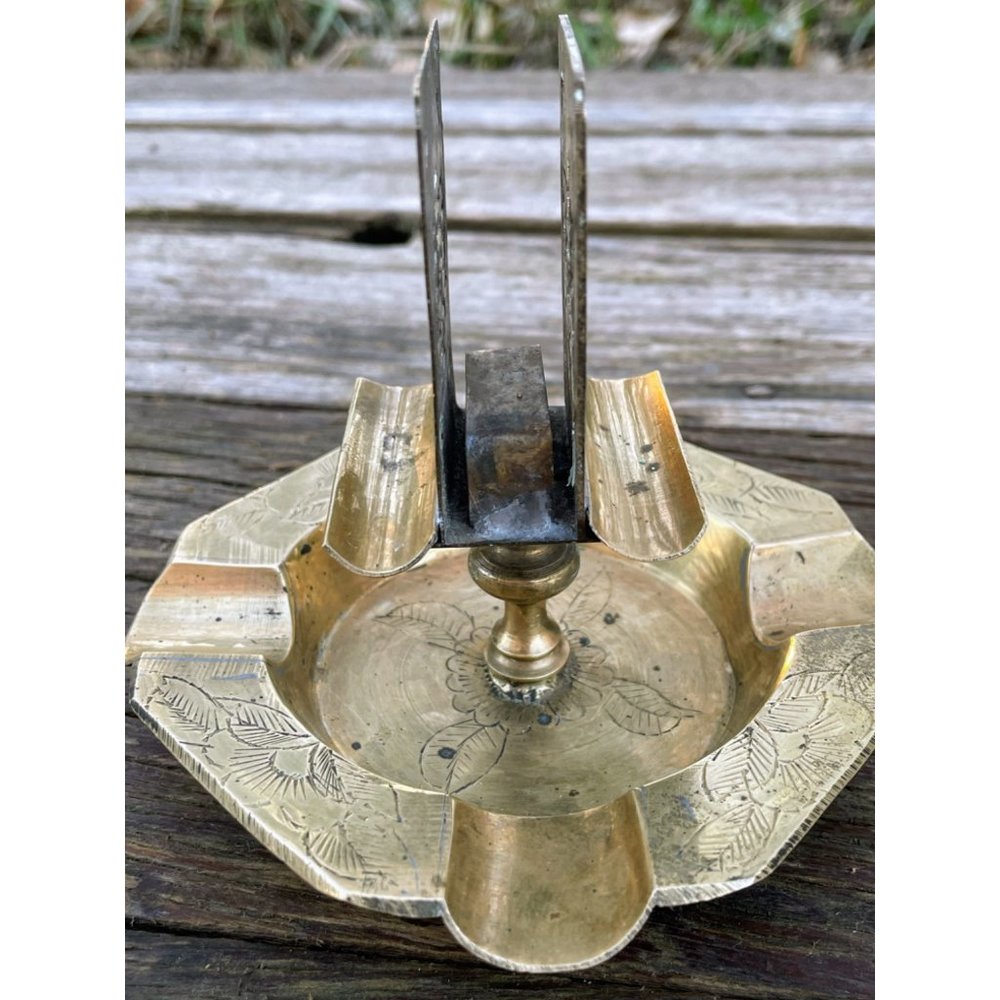 Vintage 1930s Chinese Export Brass Ashtray with Matchbox Holder - Picture 10 of 15